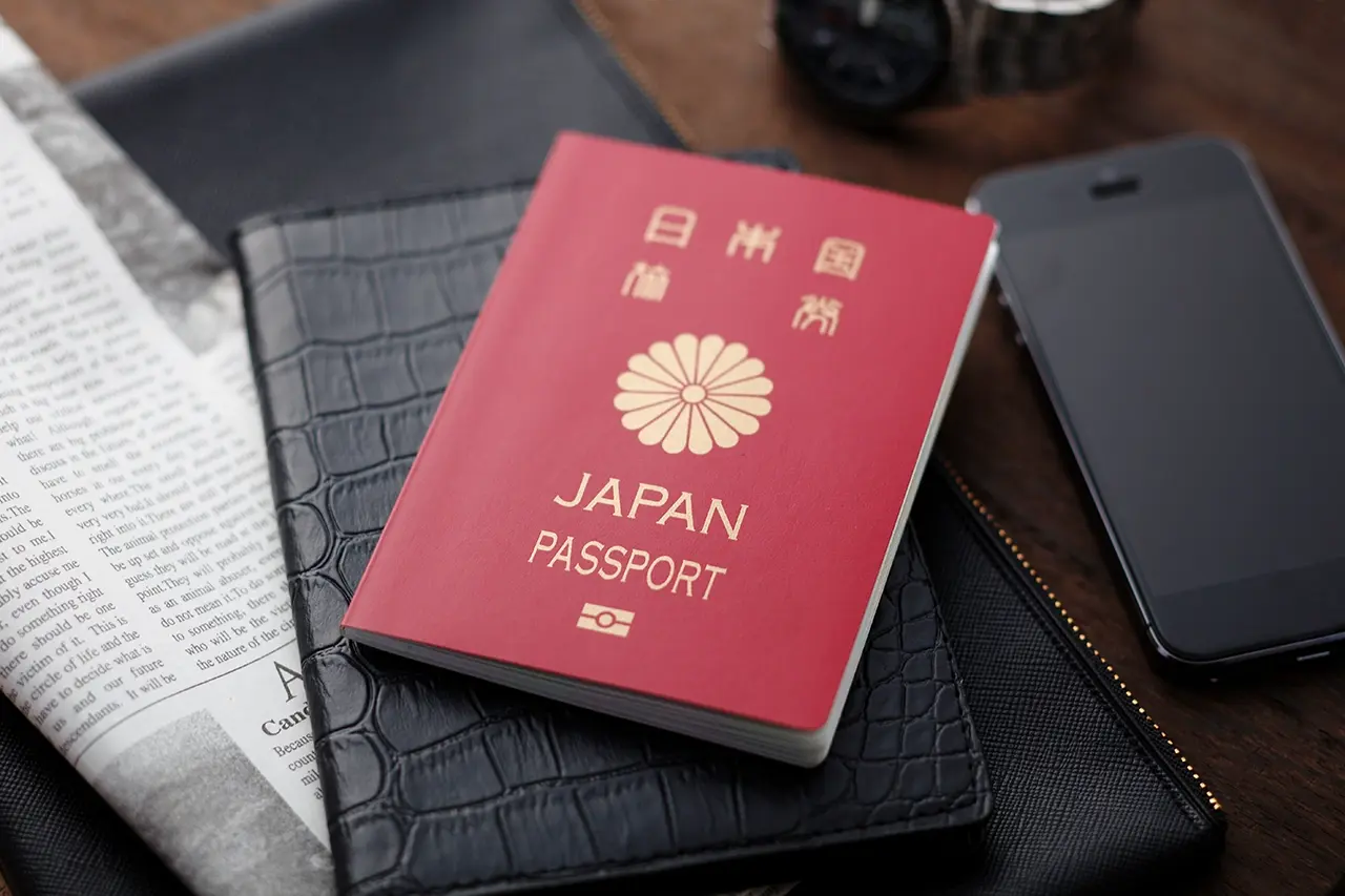 赤いパスポートとお財布